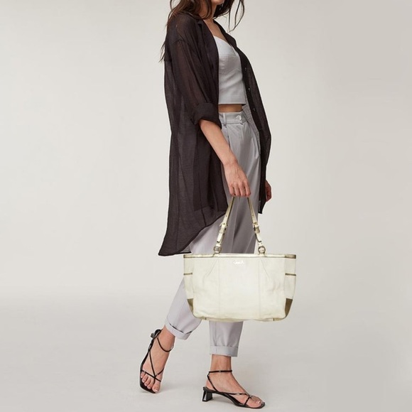 Coach Gallery Lurex Tote bag - Picture 12 of 13